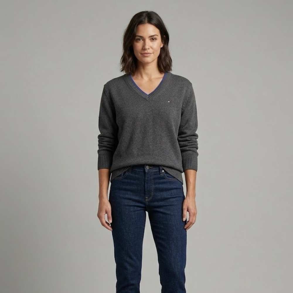 Tommy Hilfiger V-Neck Knit Sweater – Charcoal Grey | Size Large